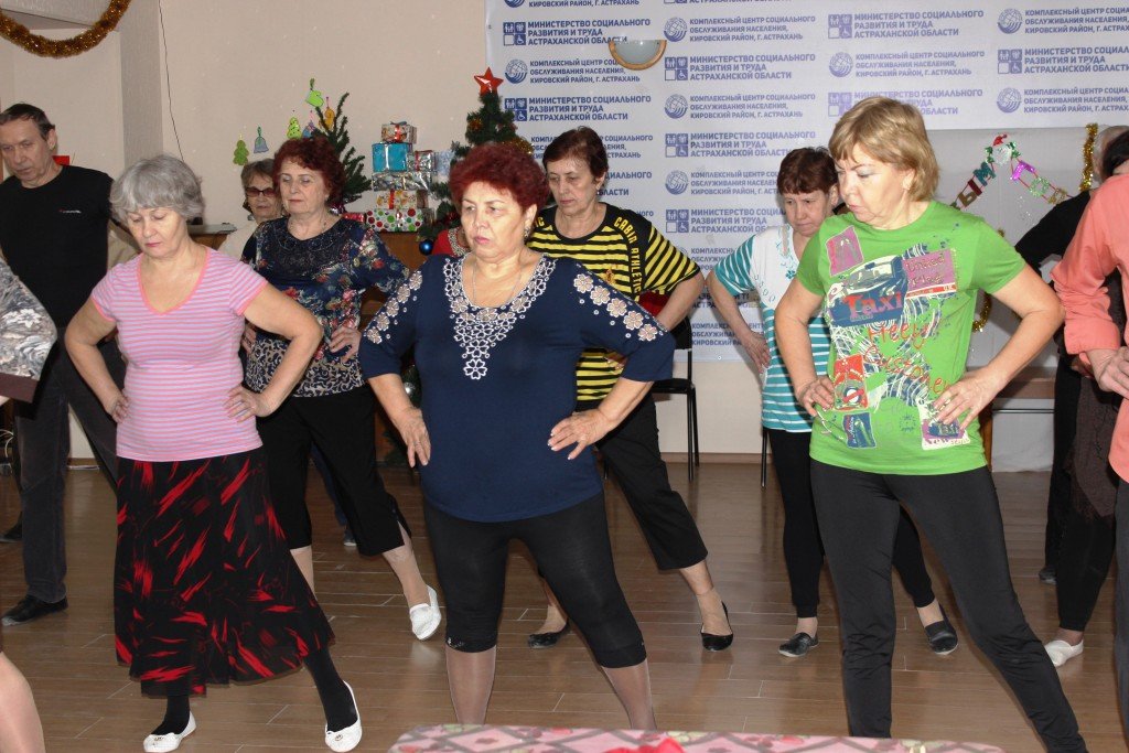 Пенсионеры изучают историю танца по авторской программе