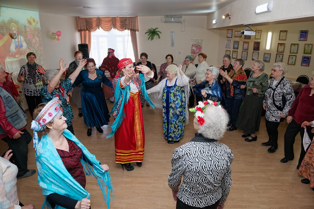 Пенсионеры приняли участие в фольклорной программе «Эх, Семёновна!»