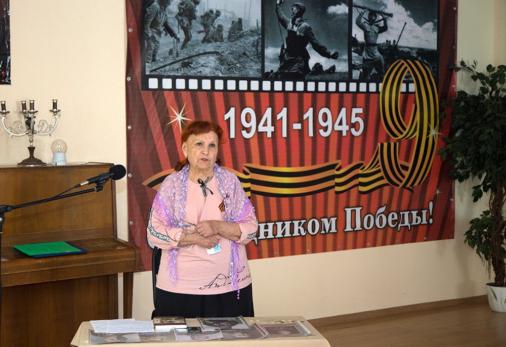 Астраханским пенсионерам презентовали необычную книгу о войне