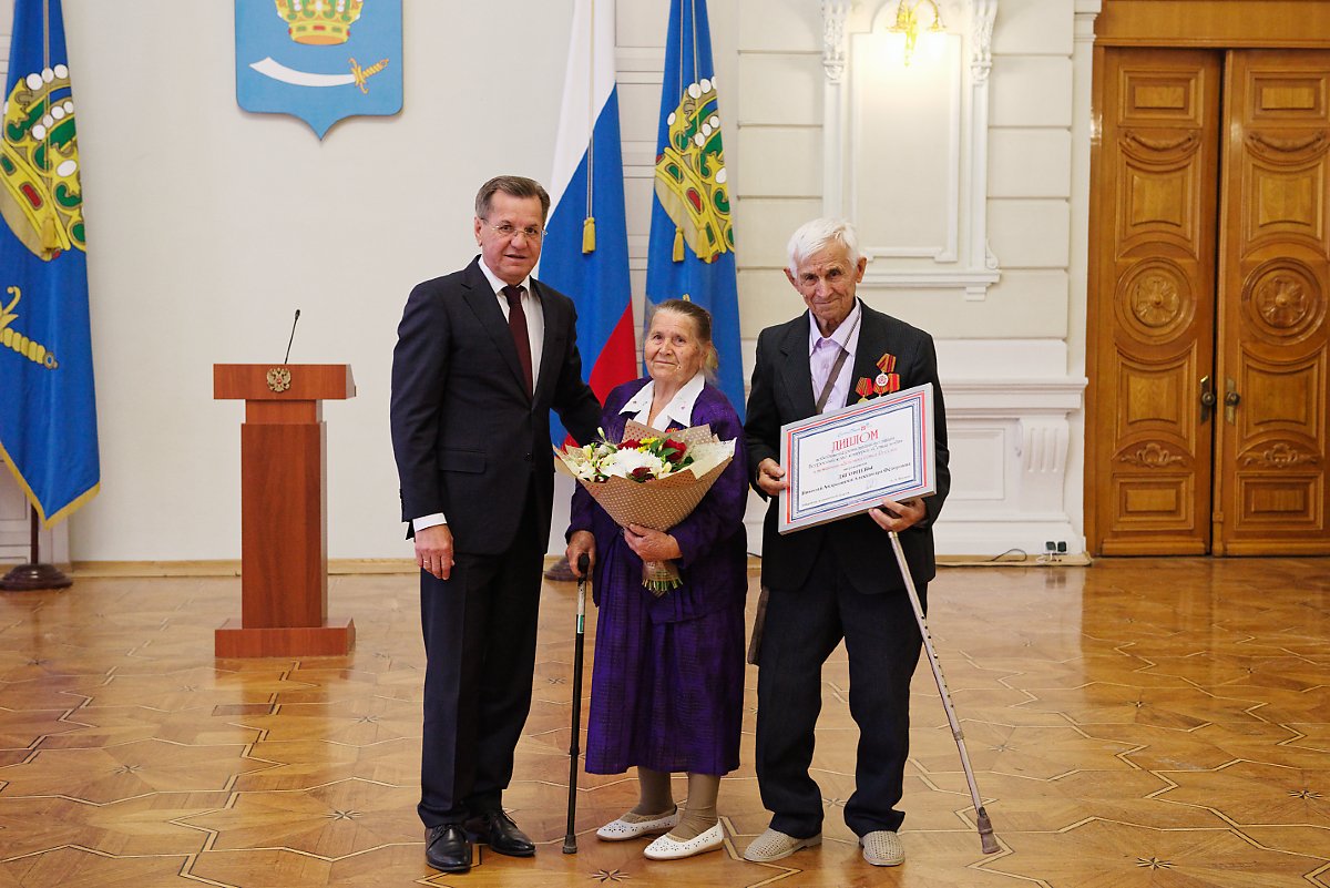 В Астрахани наградили победителей регионального этапа конкурса «Семья года»
