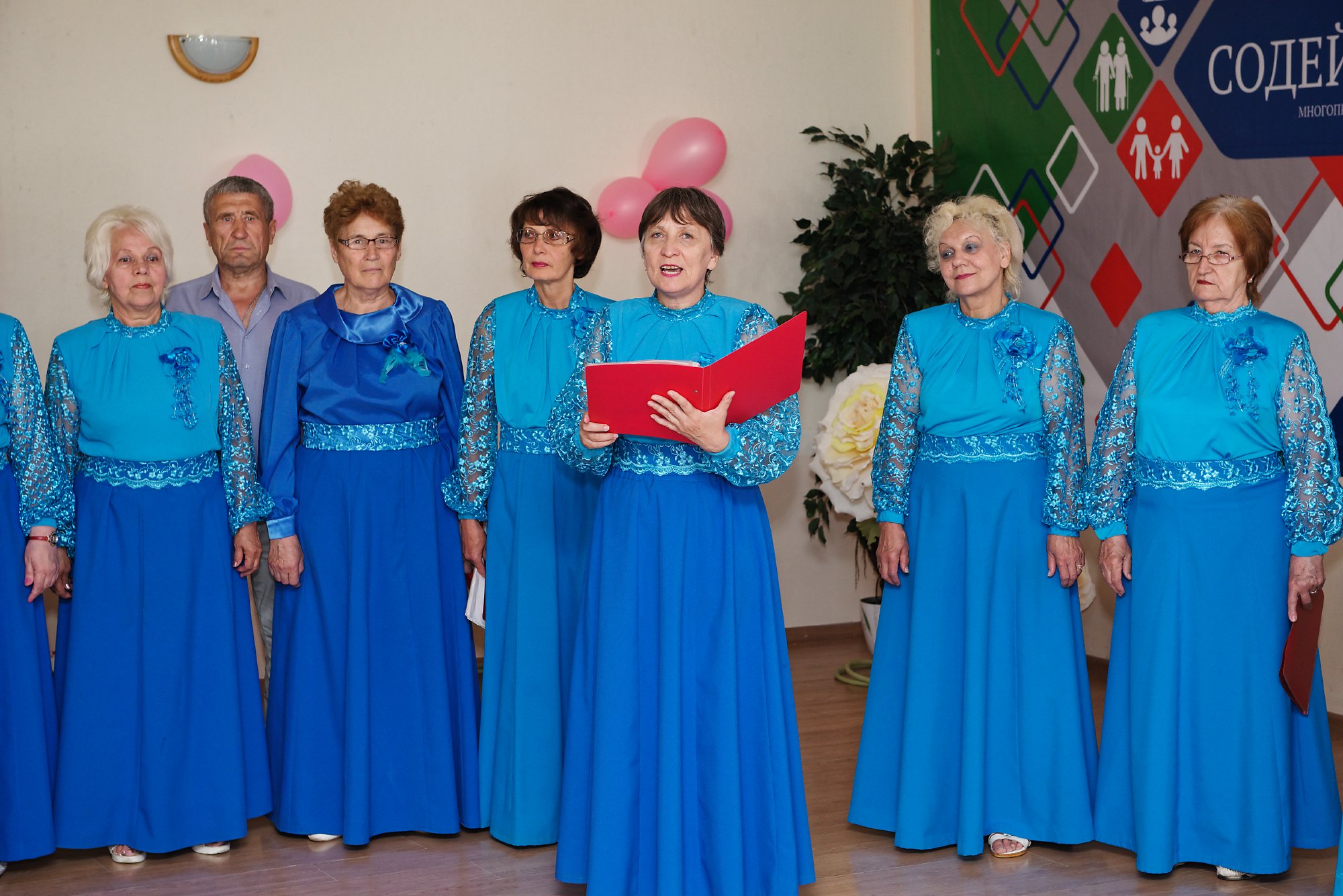 Астраханский хор ветеранов посвятил России праздничное выступление