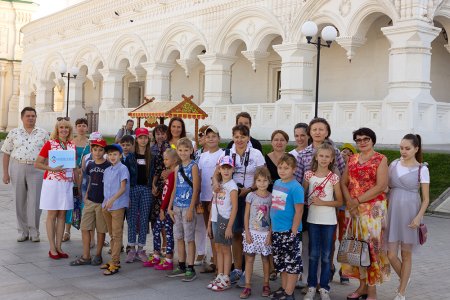 Участники Родительского клуба совершили познавательную экскурсию по Астраханскому кремлю