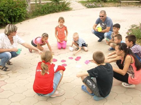 Участники проекта «Играем вместе!» встретили осень по-летнему