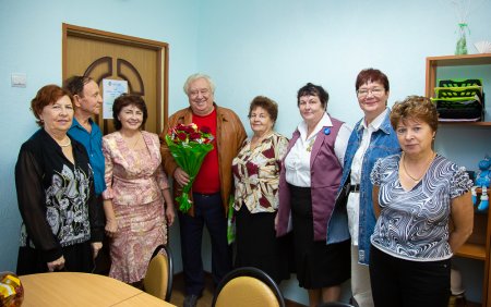 Астраханские пенсионеры поговорили о театре с Юрием Кочетковым