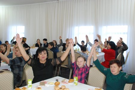Астраханские замещающие семьи отметили День матери