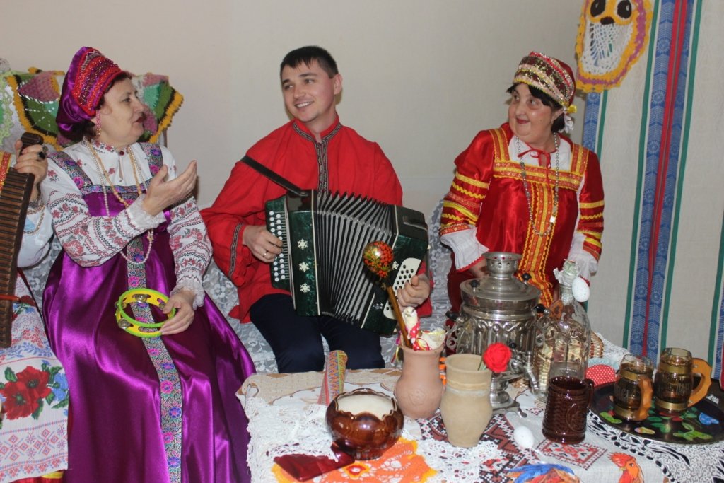 Астраханским пенсионерам представили традиции Древней Руси