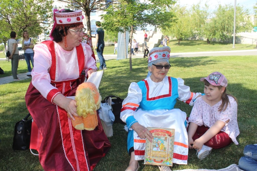 На литературном фестивале представили проект «Бабушкины сказки»