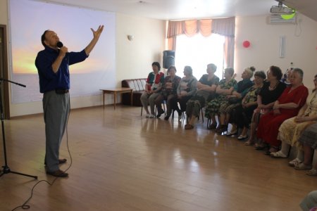 Астраханские пенсионеры отметили День Волги