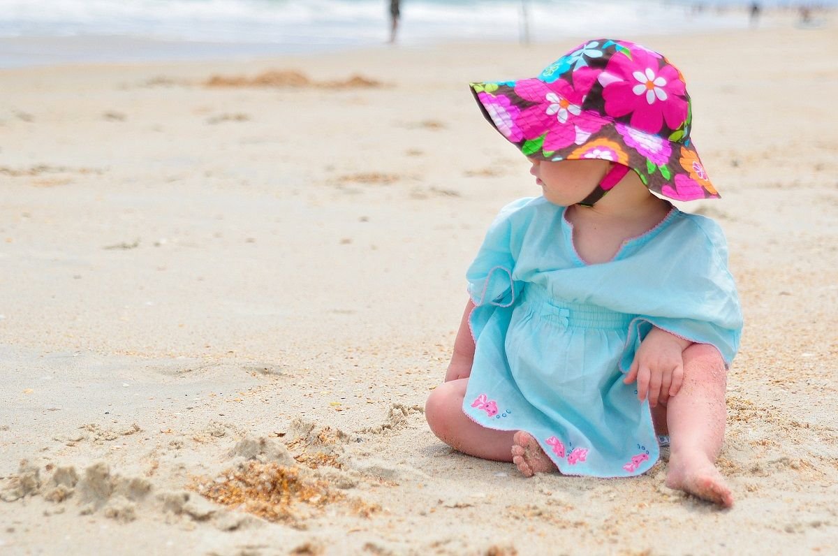 Как обеспечить безопасный отдых ребёнка на пляже?