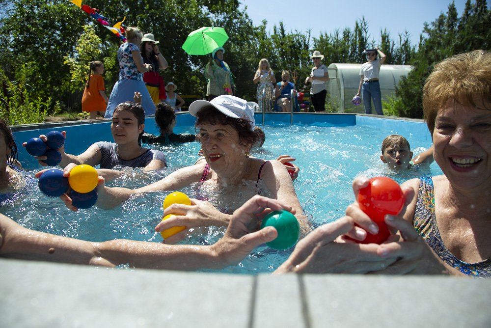 Активисты школы третьего возраста нырнули в бассейн