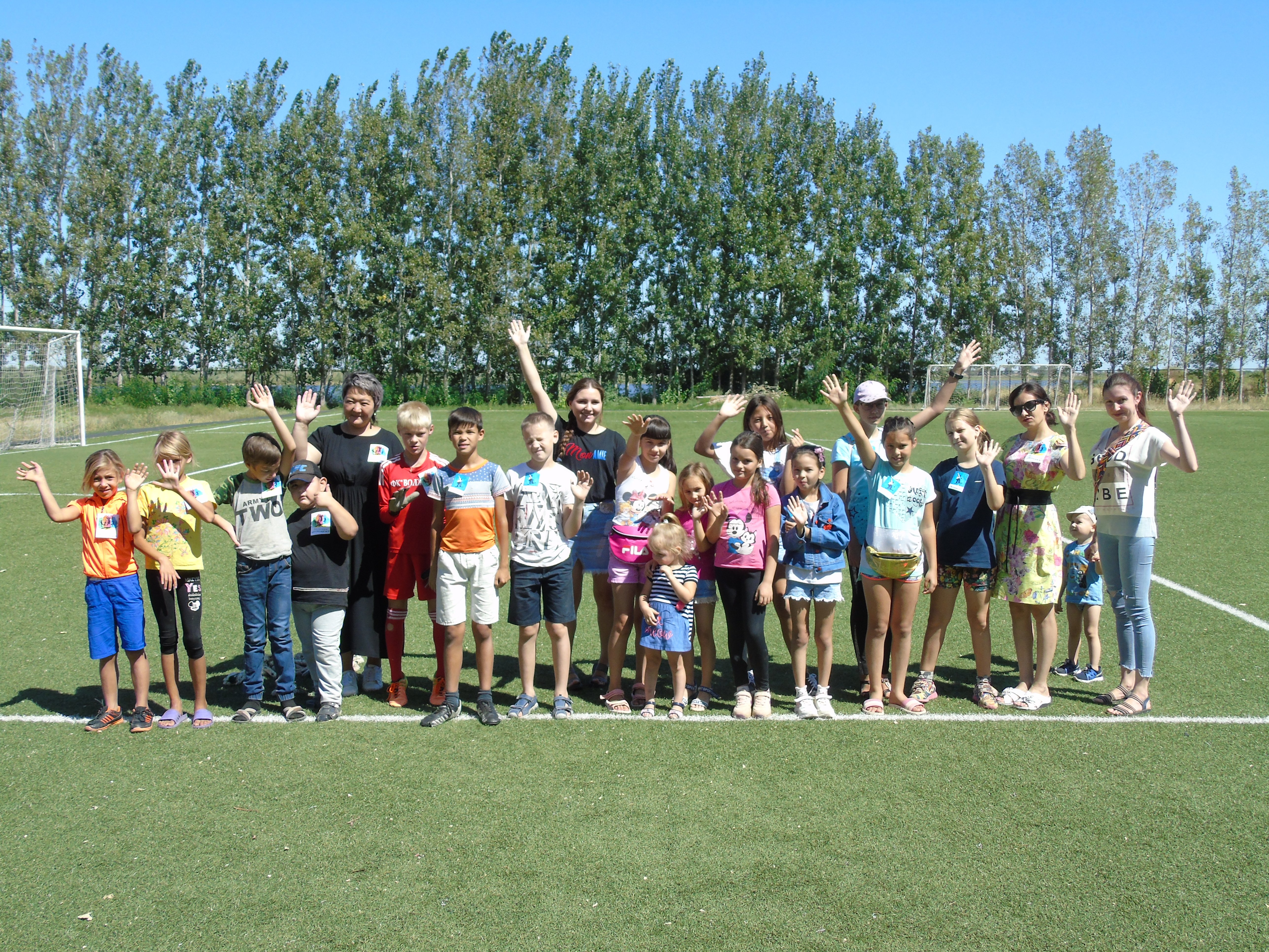 Лето продолжается: «Играем вместе!» соединяет взрослых и детей на детских площадках