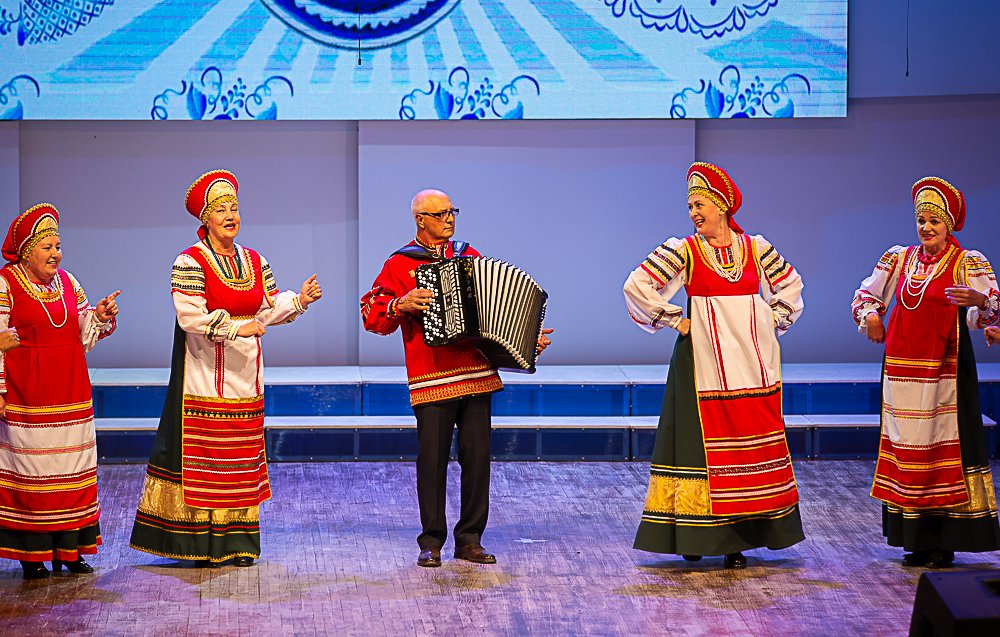 Астраханские пенсионеры выступили на гала-концерте областного фестиваля «Души серебряные струны»