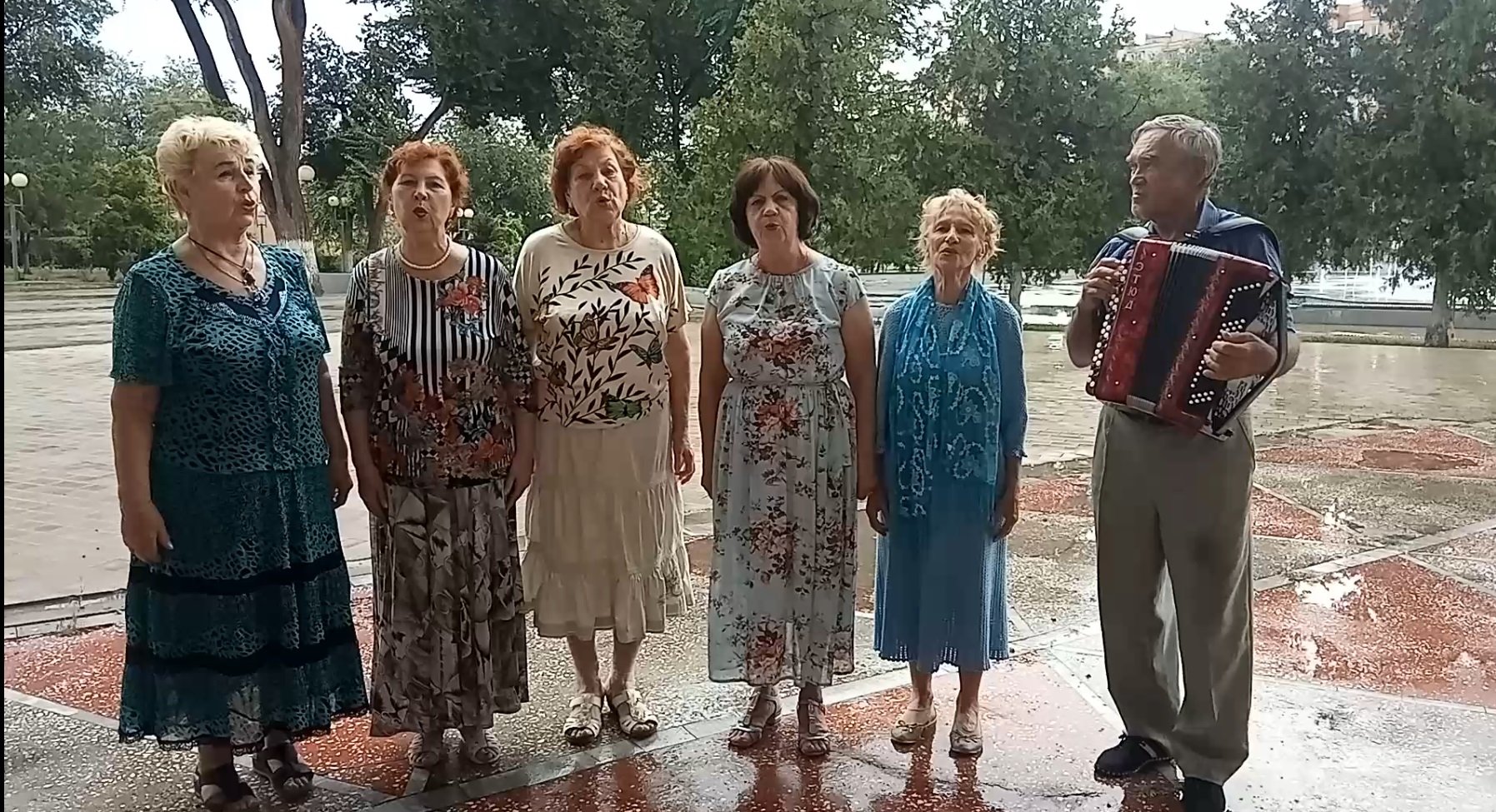 Астраханские пенсионеры активно участвуют в онлайн-конкурсе «Поём дома»