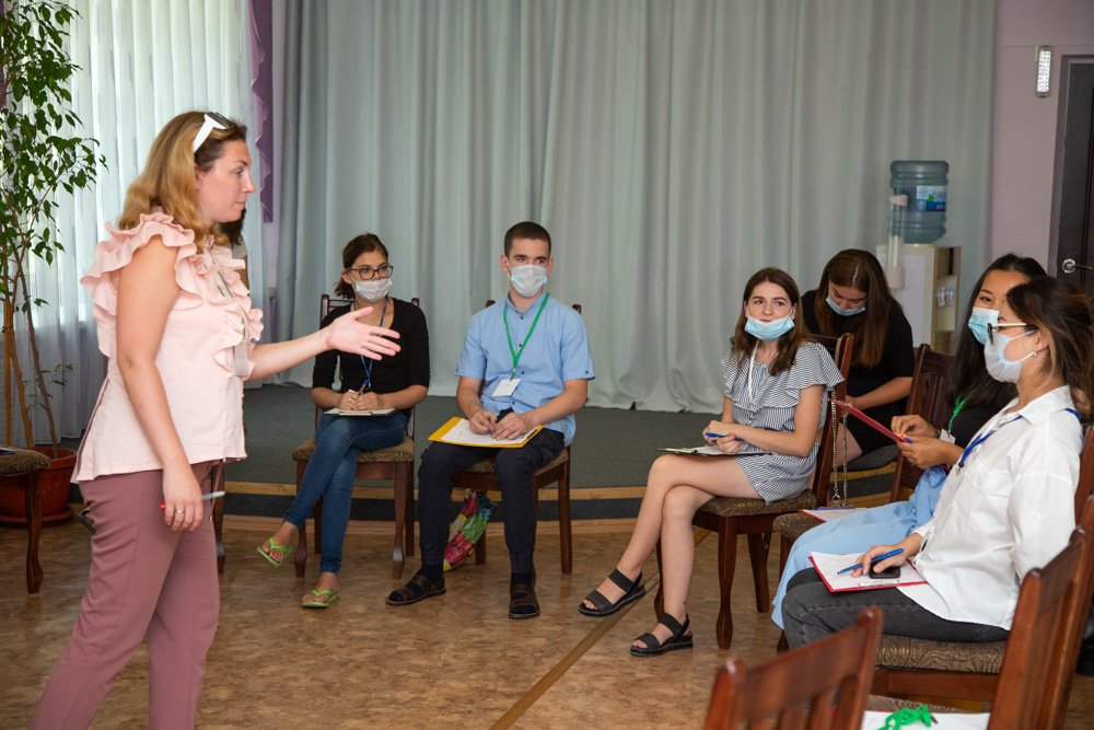 Астраханскую область с рабочим визитом посетили представители федерального Центра защиты прав и интересов детей