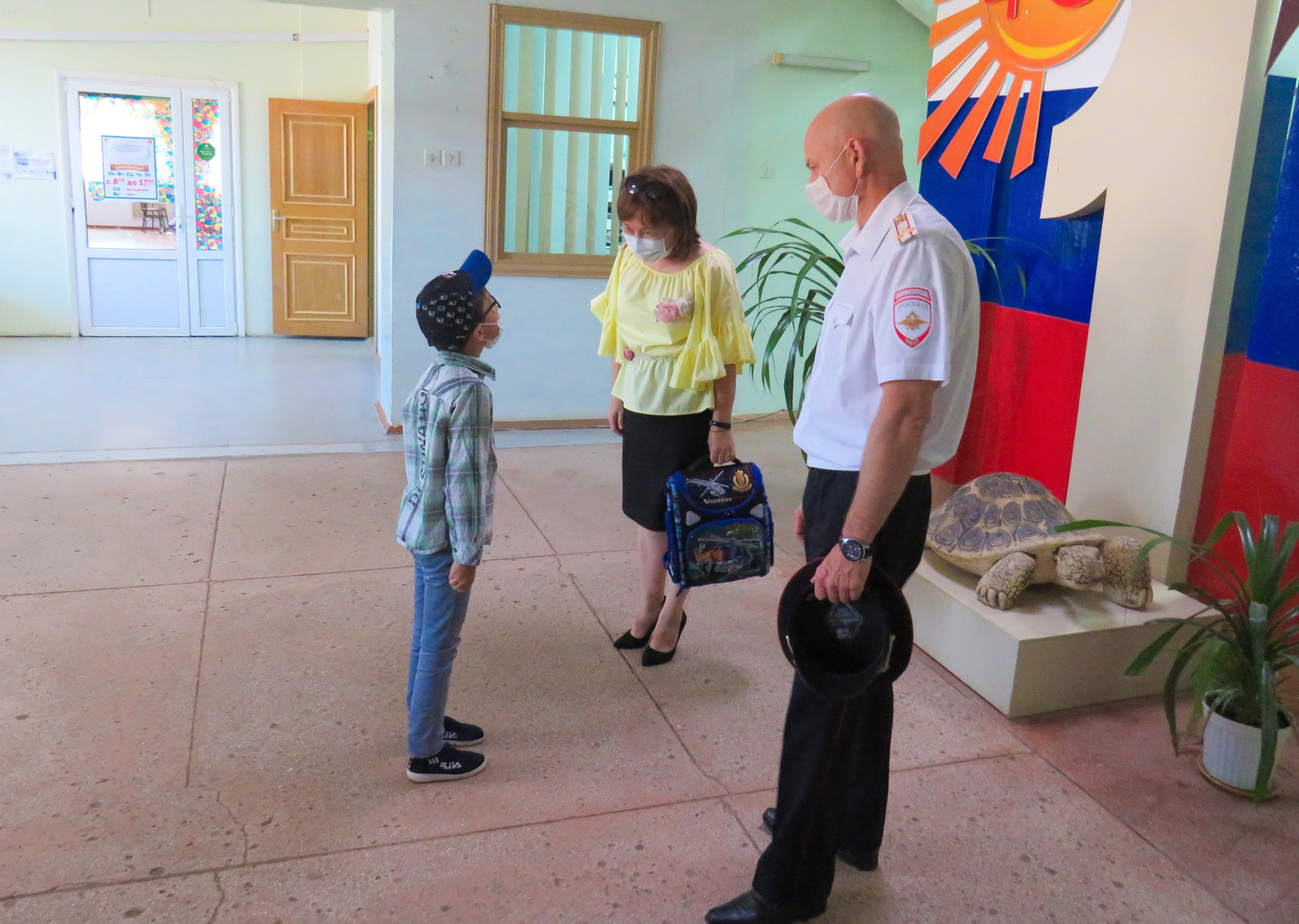Специалист центра «Содействие» помогла собрать в школу первоклассников из нуждающихся семей