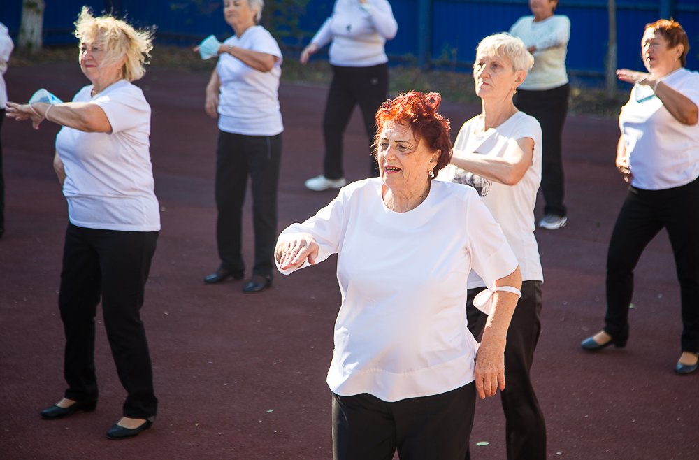 День пожилого человека астраханские пенсионеры встречают танцевальным флешмобом