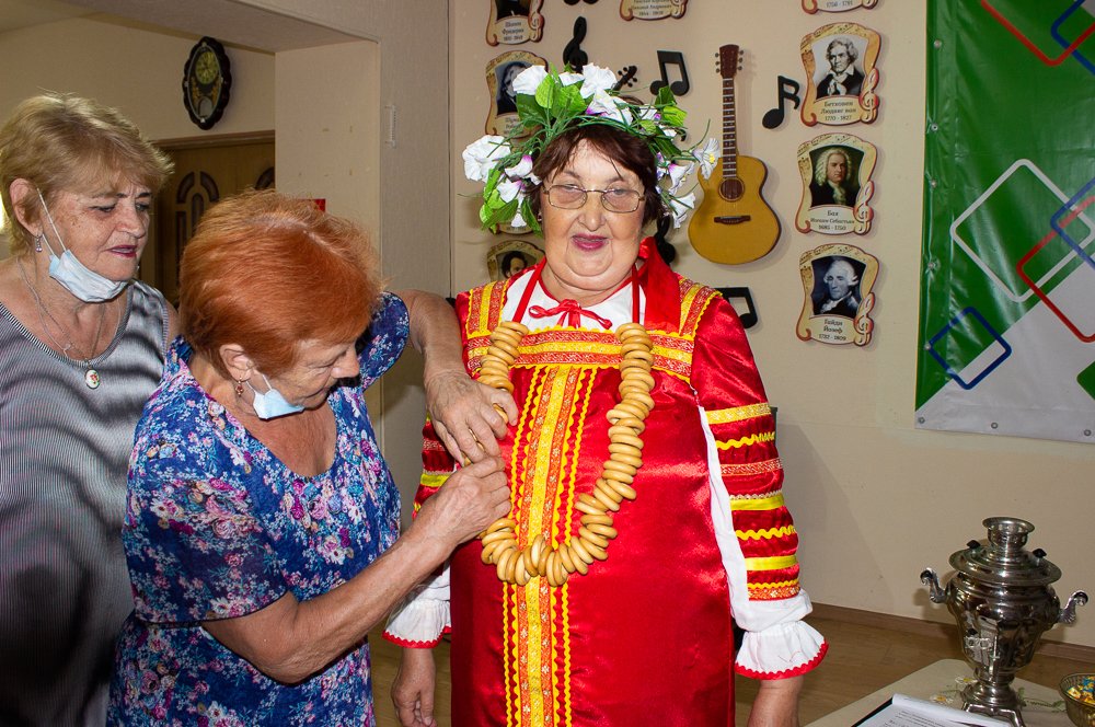 Астраханские пенсионеры приобщились к русскому фольклору