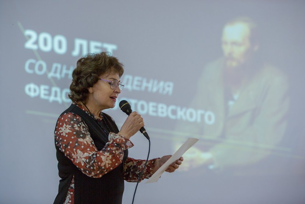 Астраханские пенсионеры почтили память Фёдора Достоевского