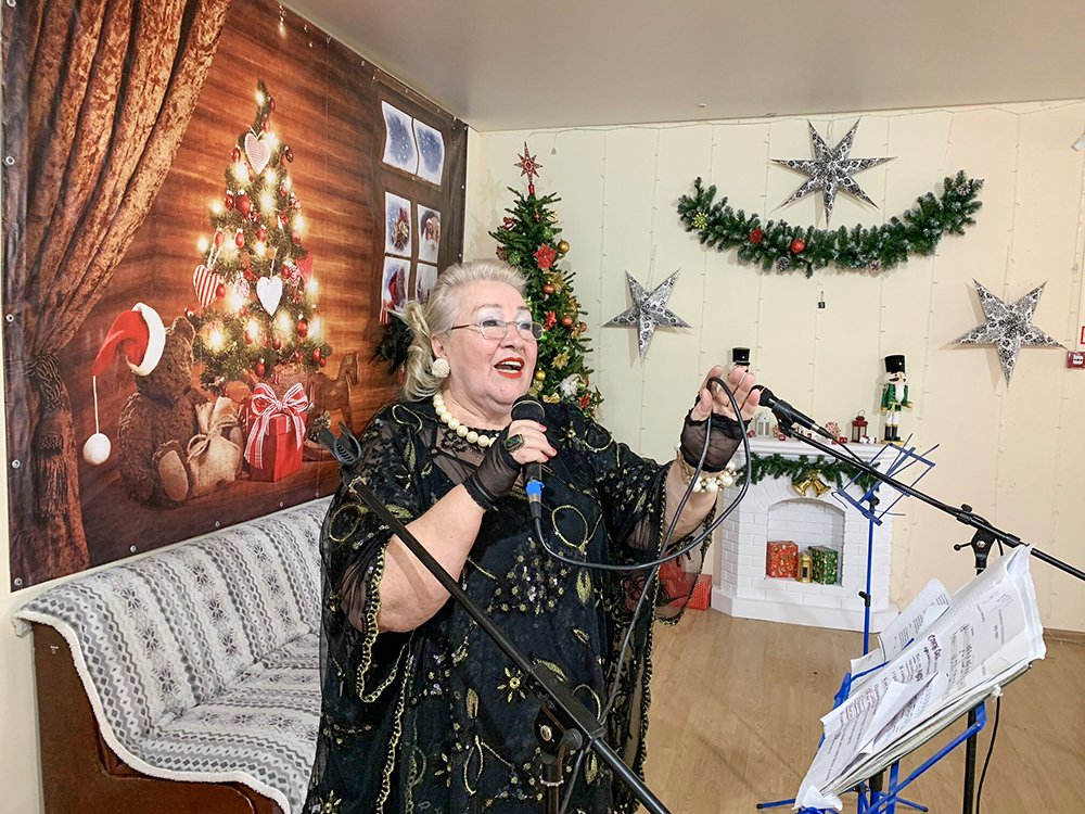 Астраханские пенсионеры подхватили праздничную музыкальную эстафету