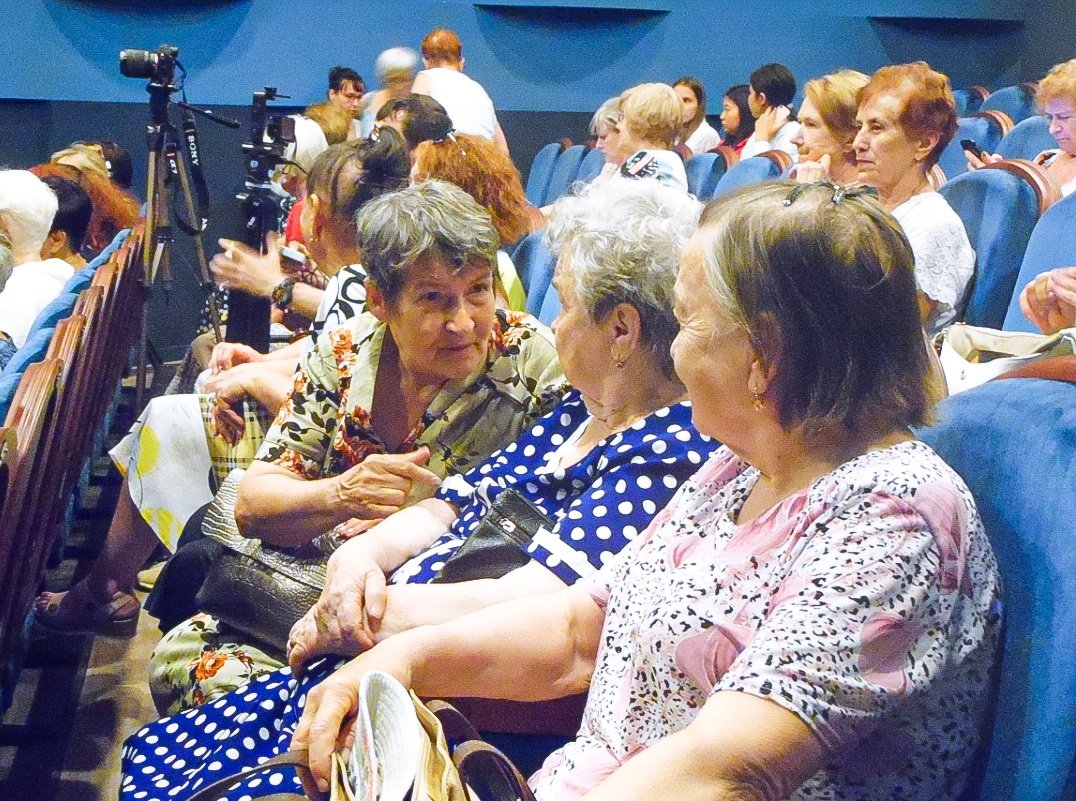 Подопечные социального центра посетили вечер памяти Нинели Мордовиной