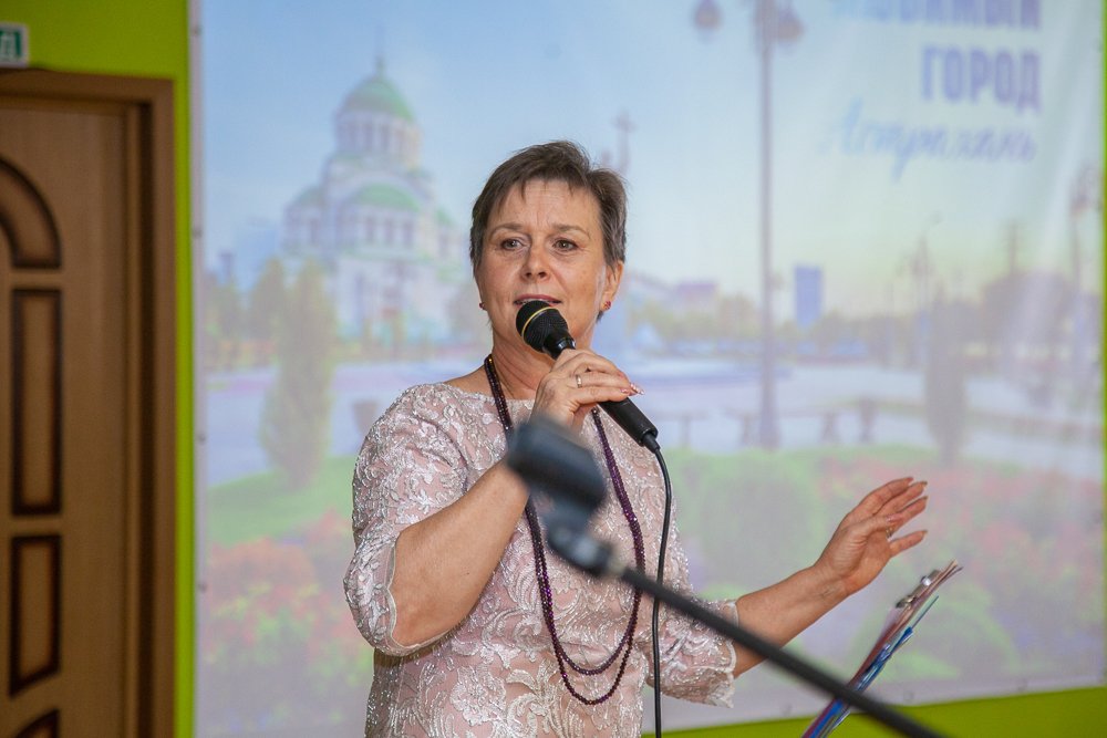 Астраханские пенсионеры презентовали концерт ко Дню города