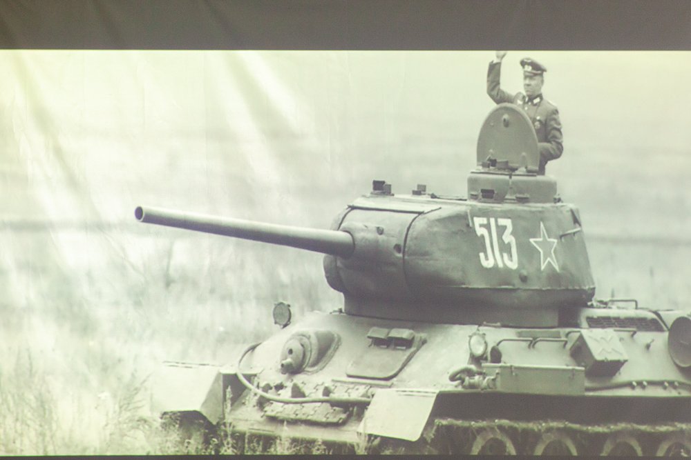 Активисты Школы третьего возраста посмотрели фильм о Курской битве