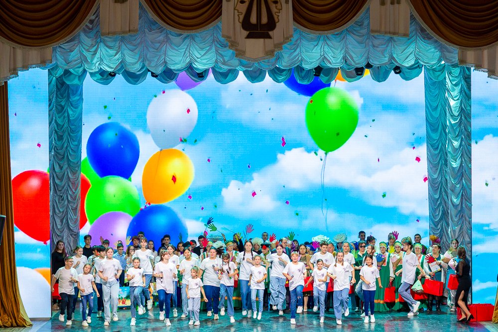 В Астрахани прошел гала-концерт  областного инклюзивного фестиваля «Краски радости»